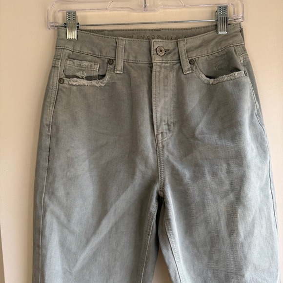 American Eagle High-Waisted Mom Jeans Distressed Sage Green Denim Size 0 Long - Picture 7 of 9